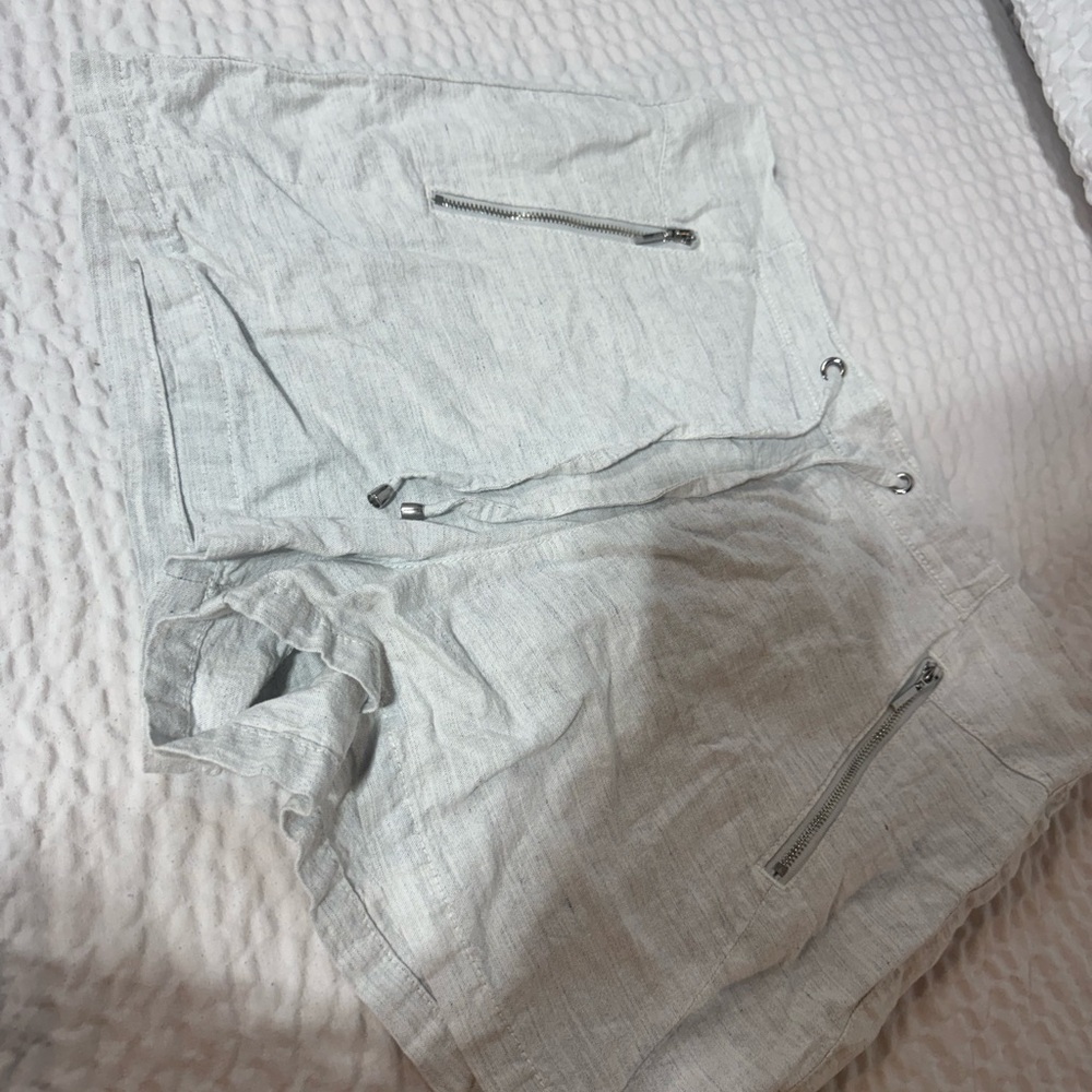 F&F Women's Light Gray Cargo Shorts